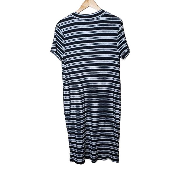 Maternity Dress - Picture 4 of 4